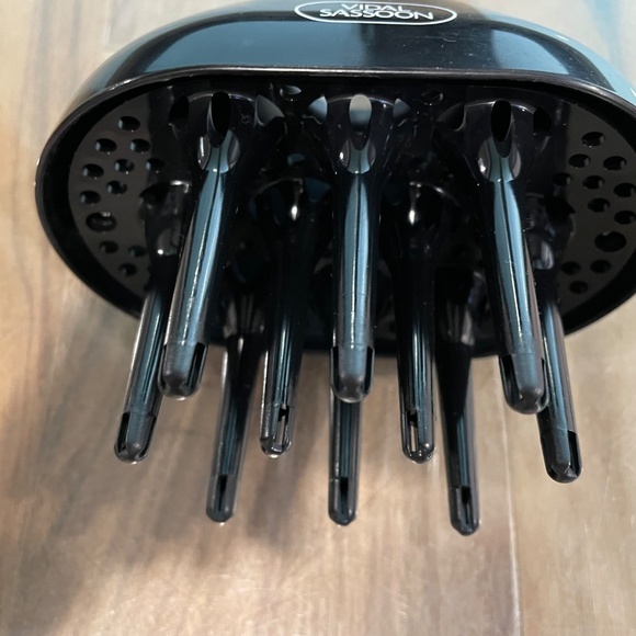 Excellent Condition Hair Diffuser Attachment with Extra Long Fingers - Picture 7 of 10